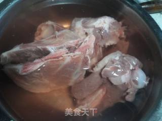 大棒骨枸杞汤的做法步骤：2