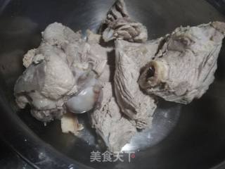 大棒骨枸杞汤的做法步骤：4