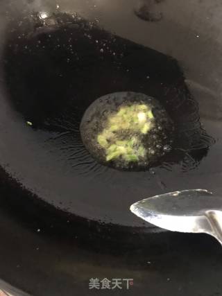 炒河虾的做法步骤：2