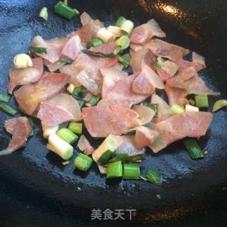 双椒炒火腿的做法步骤：5