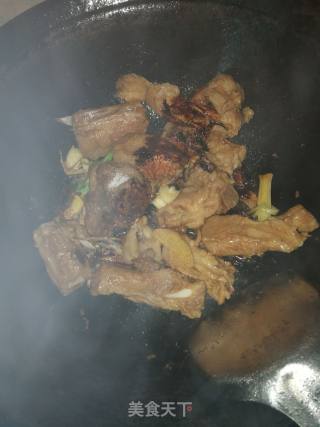 #团圆饭#红烧排骨的做法步骤：9