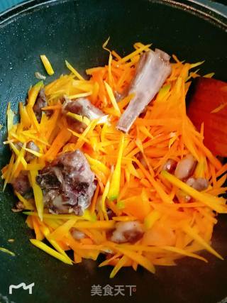 新疆羊肉抓饭的做法步骤：5