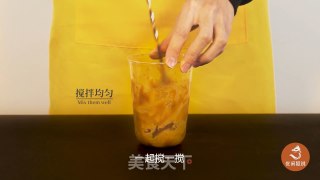 奶茶培训教程：教你做鹿角巷同款黑糖芋泥嘟嘟茶的做法步骤：2