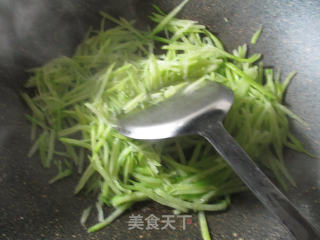 圆蛤青萝卜汤的做法步骤：2
