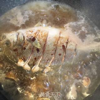 红烧鲳鱼的做法步骤：6