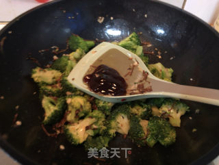 油鸡枞炒西兰花的做法步骤：7