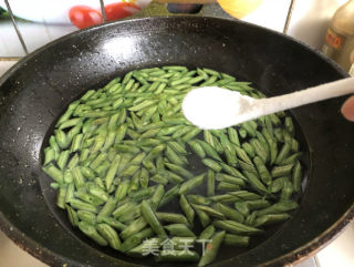 橄榄菜炒四季豆的做法步骤：2