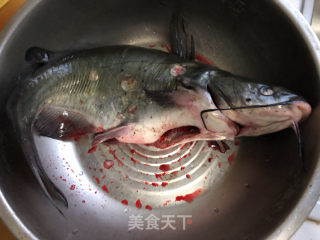 干锅鮰鱼的做法步骤：1