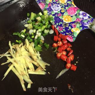 烤带鱼的做法步骤：1