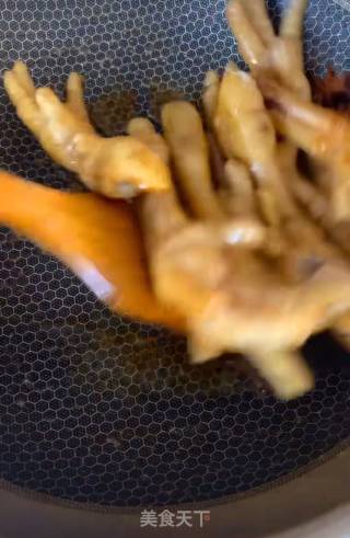红烧鸡爪的做法步骤：5