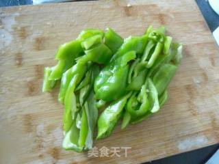 尖椒炒鲜蘑的做法步骤：3