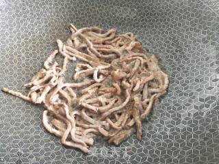 干煸手撕杏鲍菇肉丝的做法步骤：4