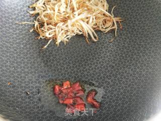 干煸手撕杏鲍菇肉丝的做法步骤：7