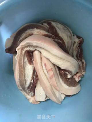 晒腊肉的做法步骤：1