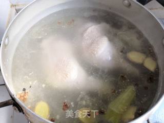 凉拌鸡腿肉的做法步骤：3