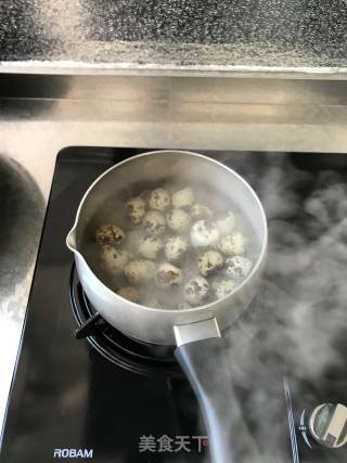 茄汁鹌鹑蛋的做法步骤：1