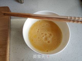 鲜蘑炒鸡蛋的做法步骤：3