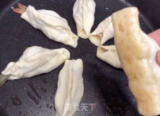 鲜虾猪肉煎饺的做法步骤：7