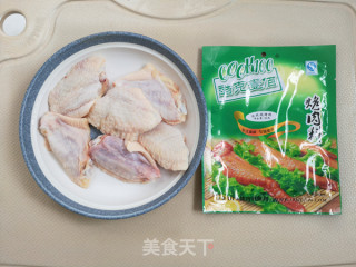 孜然鸡翅的做法步骤：1