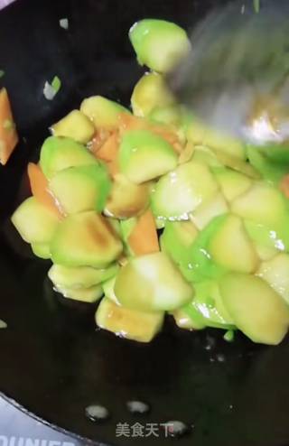 胡萝卜炒西葫芦的做法步骤：7