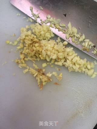 金针菇蒸鲈鱼的做法步骤：5