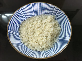 香蕉胚芽米粥的做法步骤：2