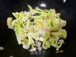 葱香花菜的做法步骤：4