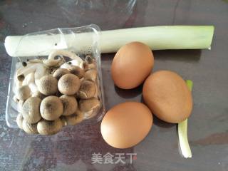蟹味菇滑蛋的做法步骤：1