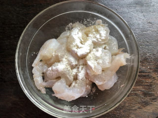 蘑菇炒虾仁的做法步骤：1