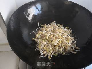 爆炒绿豆芽的做法步骤：6