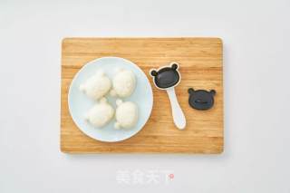 熊猫饭团的做法步骤：5