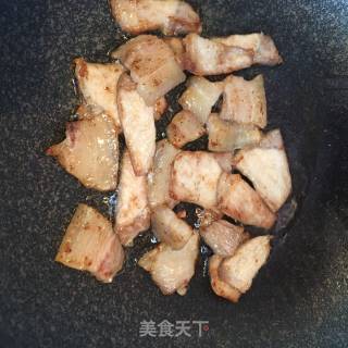 木耳腐竹烩肉片的做法步骤：2