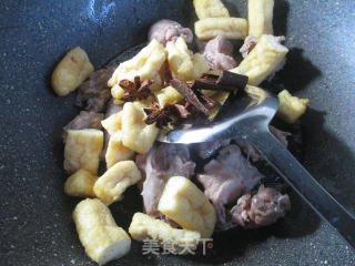 油豆条烧兔肉的做法步骤：4