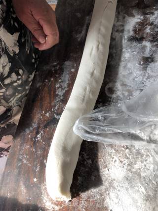 莴笋干肉包的做法步骤：8