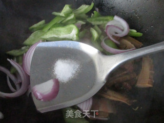 腊肉炒笋干的做法步骤：10