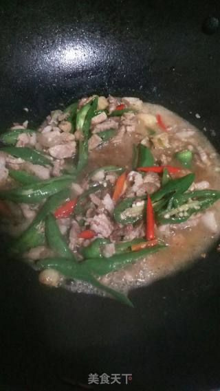 双椒炒猪蹄肉的做法步骤：6