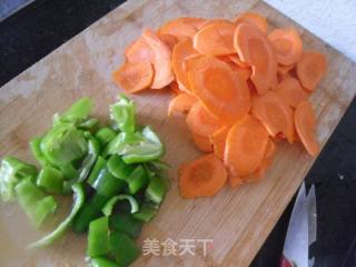 腊肠小炒的做法步骤：2