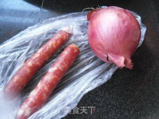 腊肠洋葱片的做法步骤：1