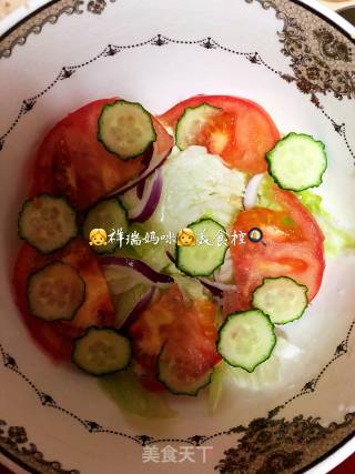 腊月二十三小年 花团锦簇之金枪鱼杂菜沙拉的做法步骤：4