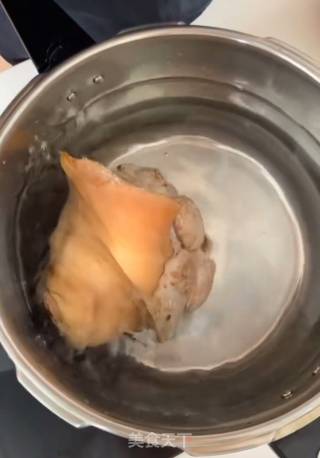 老味肘子的做法步骤：1