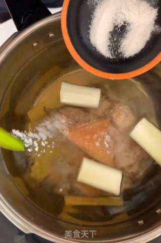 老味肘子的做法步骤：2