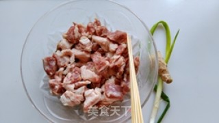 锡纸羊肉串的做法步骤：1