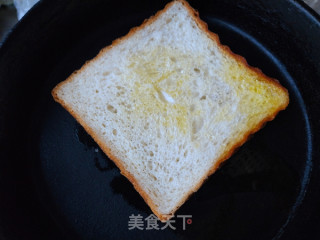 牛肉烤肠三明治的做法步骤：2