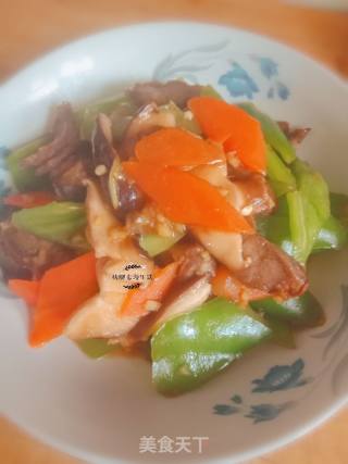 尖椒香菇炒干肠的做法步骤：7