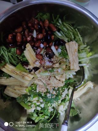 腐竹拌苦菊的做法步骤：4