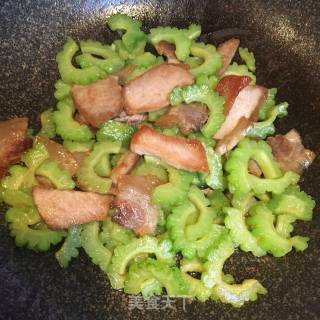 肉片炒苦瓜的做法步骤：6