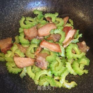 肉片炒苦瓜的做法步骤：7
