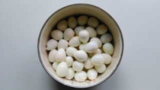 五香啤酒卤鹌鹑蛋的做法步骤：3