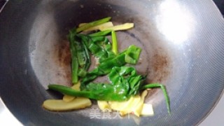 鱼汤面的做法步骤：2