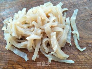 海蜇皮拌白菜的做法步骤：4